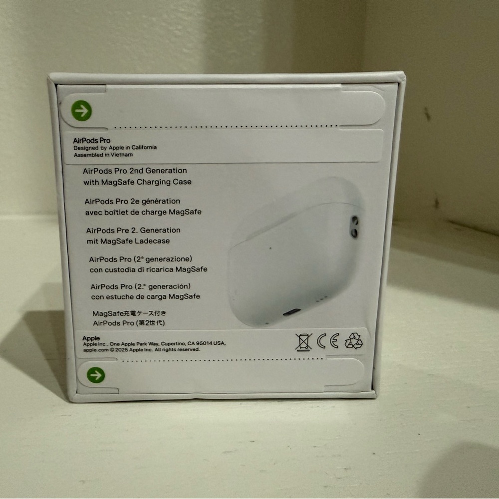 Apple AirPods Pro 2nd Generation with MagSafe Case - Picture 2 of 5